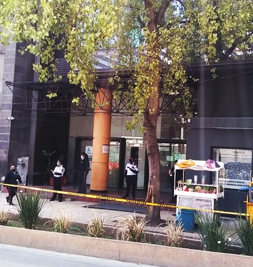 Evacúan oficinas del ISSSTE en Reforma por amenaza de bomba
