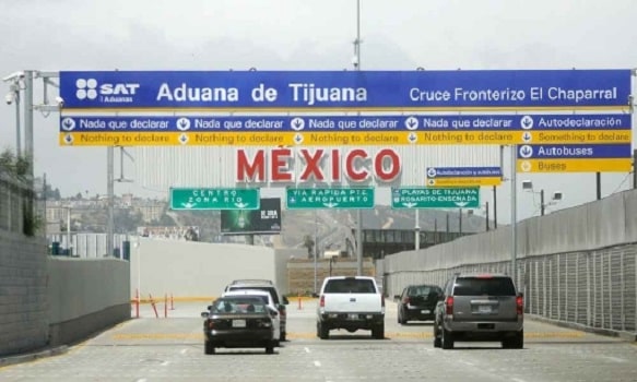 Recorre AMLO aduanas de Tijuana y Nogales