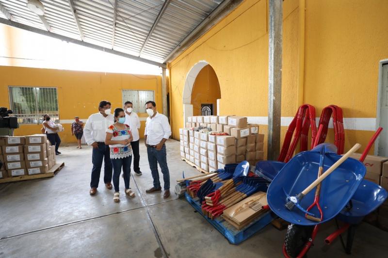 Solo trabajando unidos es como podremos sacar adelante a Yucatán: Vila Dosal