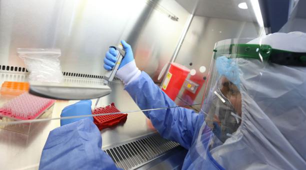 Ecuador registra primer caso de reinfección por coronavirus en América