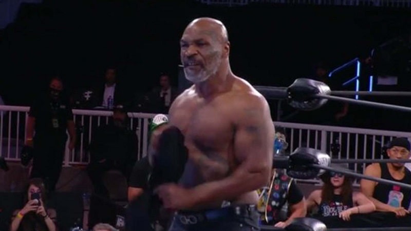 Pelea de exhibición entre Tyson y Roy Jones Jr es  reprogramada