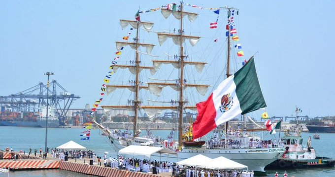 Empresa tiene concesión de 100 años por el Puerto de Veracruz: AMLO