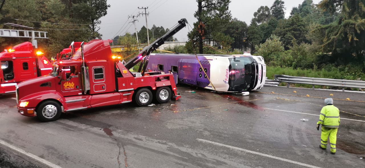 Accidente en la México-Toluca deja 13 muertos y 24 heridos