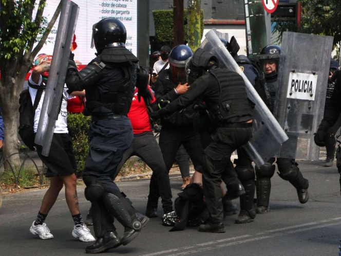 Gobierno de CDMX presenta acuerdo de actuación policial durante marchas