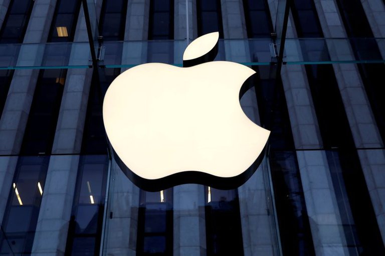 Apple, la primera empresa de EU en alcanzar los 2 billones de dólares de valor de mercado