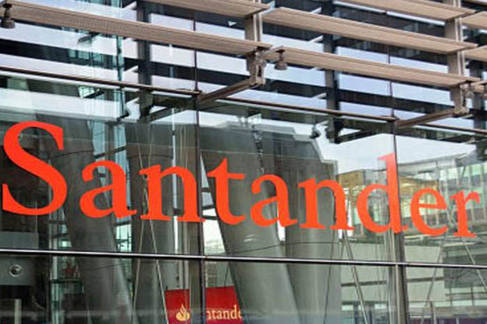 Toman instituciones bancarias de Santander en Morelia