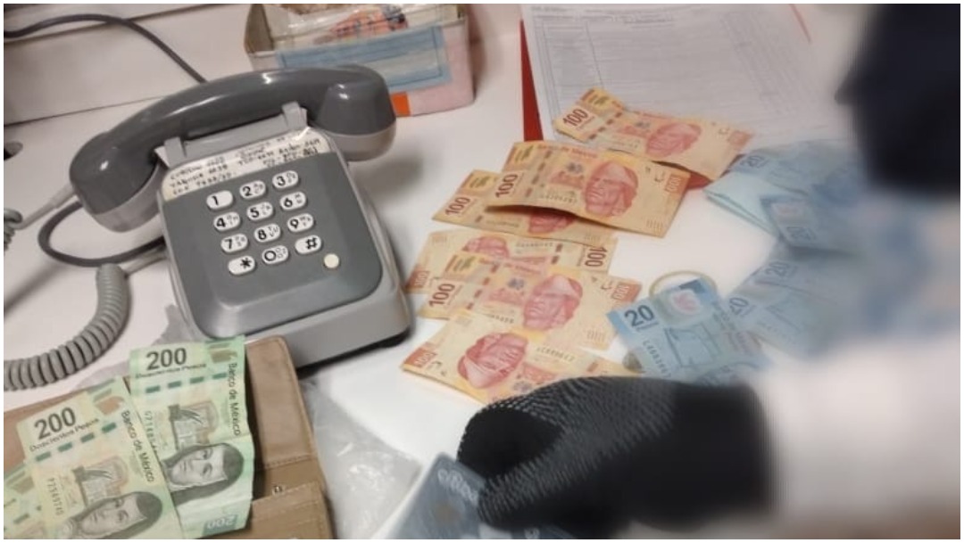 Usuario del Metro encuentra cartera con 5 mil pesos… ¡y la devuelve!