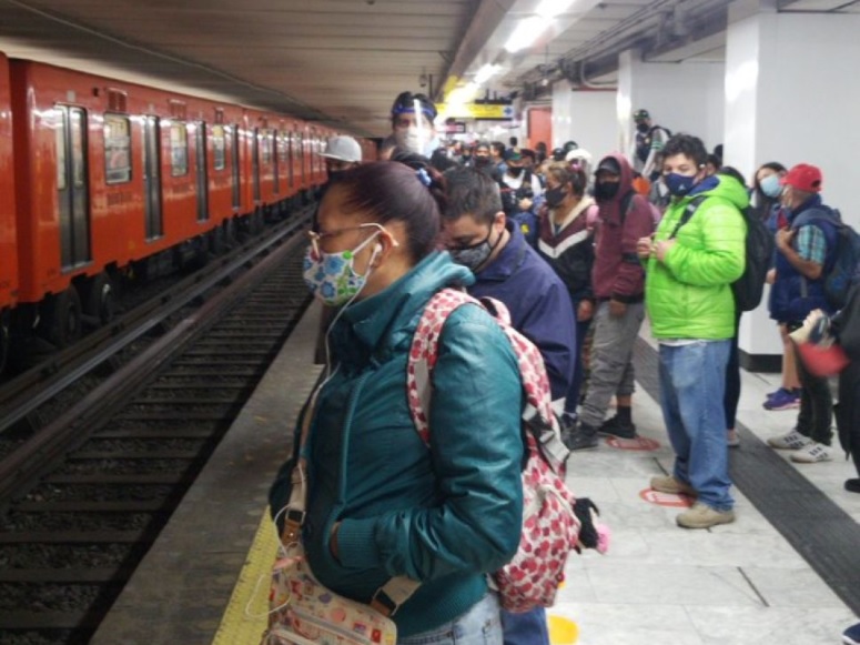 Por riña, interrumpen servicio en Metro Pino Suárez; remiten a dos al juzgado