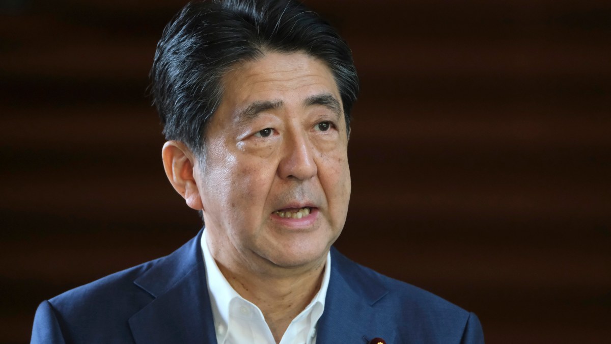 Shinzo Abe, primer ministro de Japón, renuncia por problemas de salud