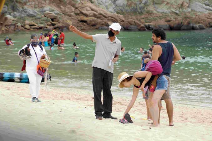 Arrestan a 30 turistas en Huatulco por no usar cubrebocas