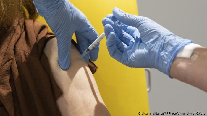 OMS espera vacunación generalizada contra el covid-19 para mediados de 2021