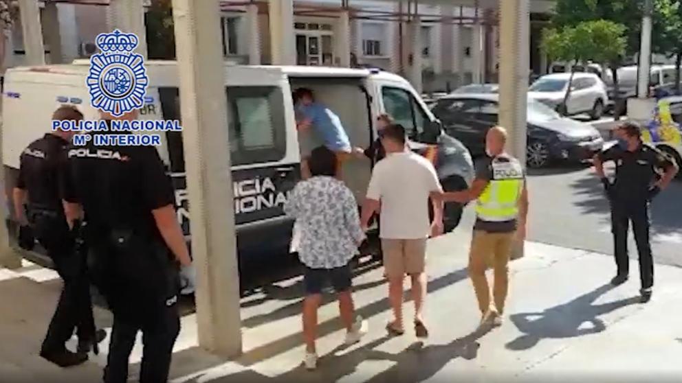 Cuatro franceses detenidos en España por violar a dos menores