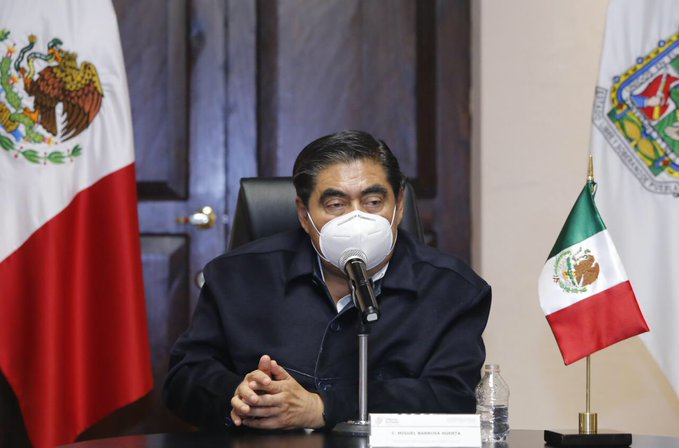 Barbosa anuncia reducción en el gobierno de Puebla