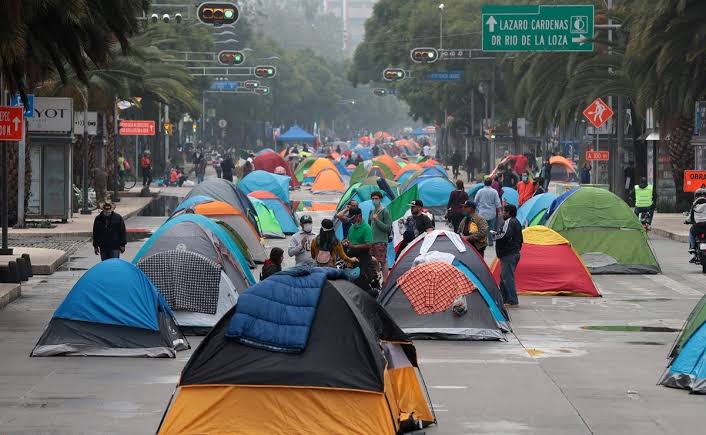 Gobierno de CDMX acatará amparos: permite que FRENAAA llegue al Zócalo