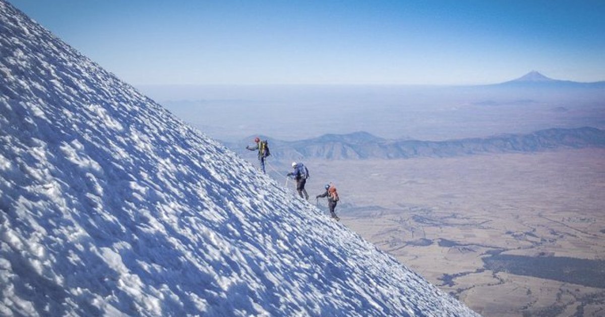 Un alpinista muere en el Pico de Orizaba tras accidente