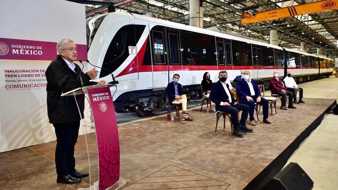 López Obrador inaugura Línea 3 del Tren Ligero en Guadalajara