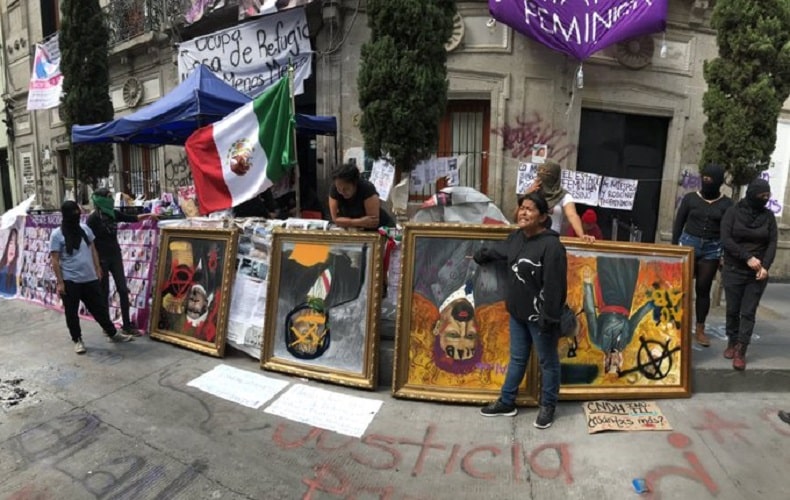Protestas de mujeres en la CNDH, resultado de la actitud insensible del Goberno Federal: Adriana Contrertas