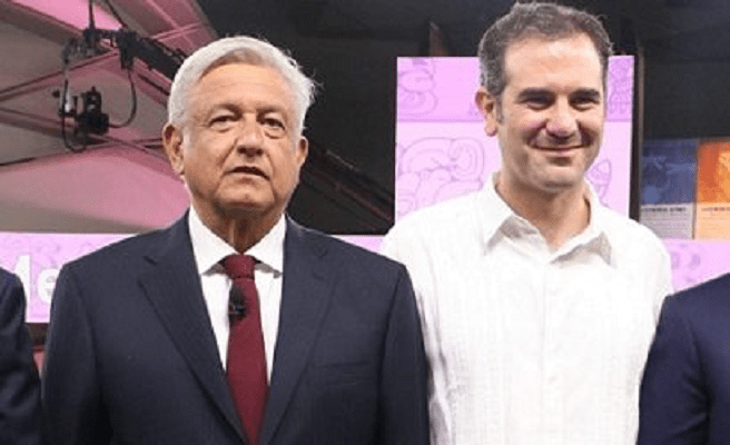 LA COSTUMBRE DEL PODER: AMLO no es demócrata