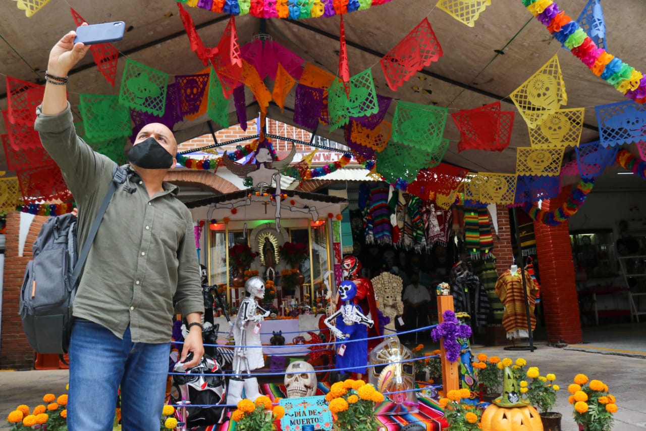 Instalan ofrendas en mercados de la Cuauhtémoc para reactivar la economía3