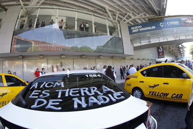 Taxistas retiran bloqueo en el AICM