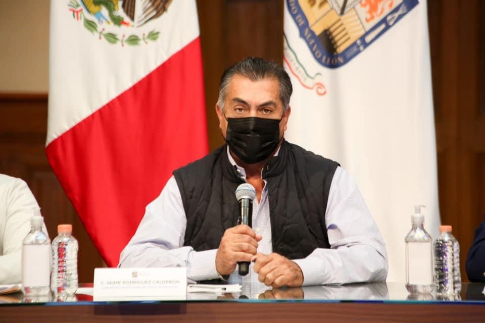 Habrá multas y arrestos por no usar cubrebocas en Nuevo León