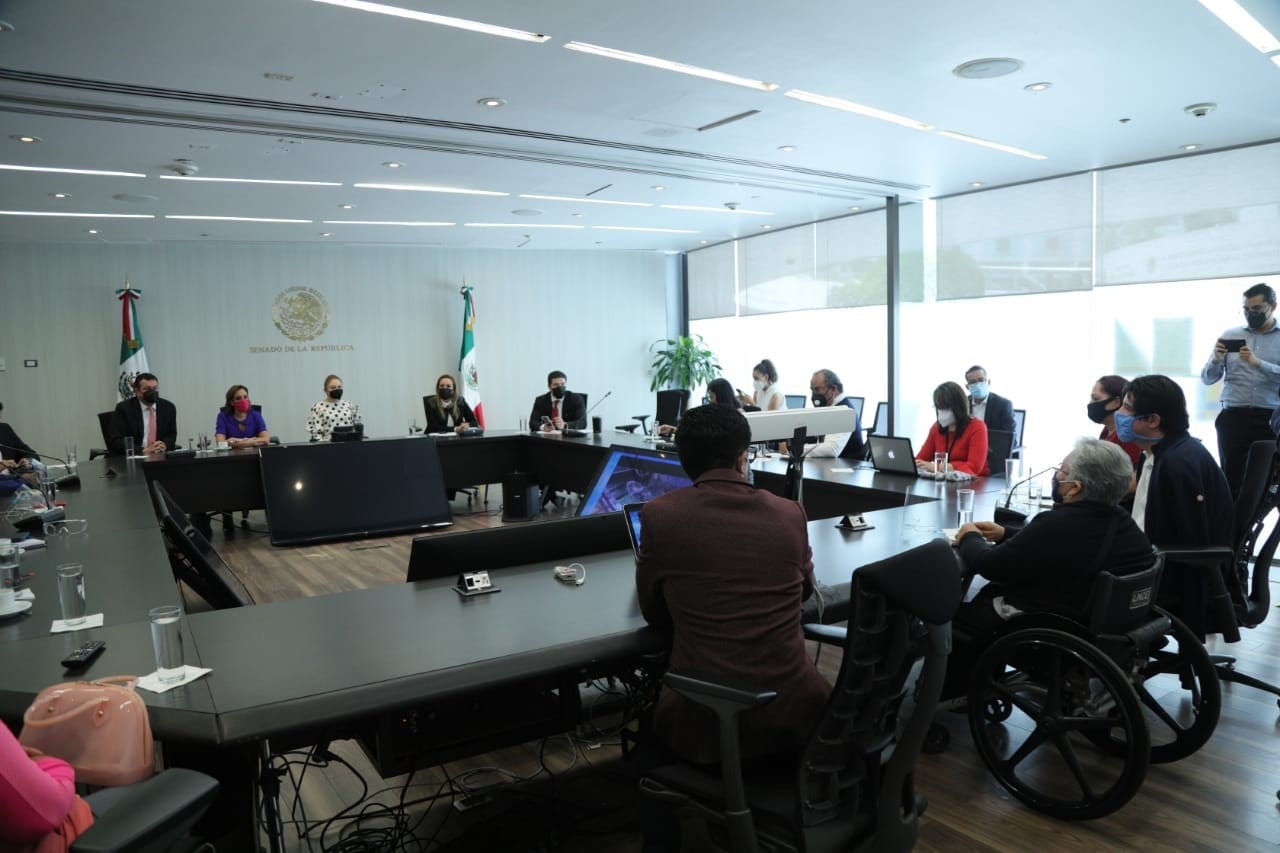 Se reúnen senadores con integrantes de la Asociación Mexicana de Deporte Paralímpico