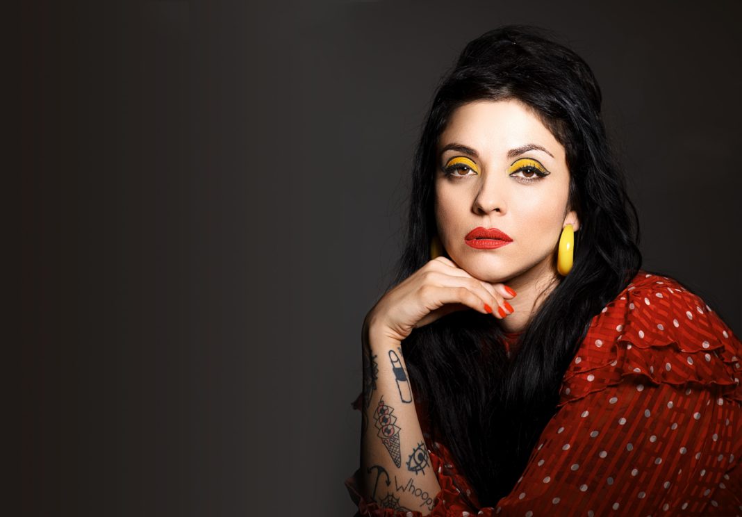 Mon Laferte, cancela su presentación en el Okupa Bloque Negro