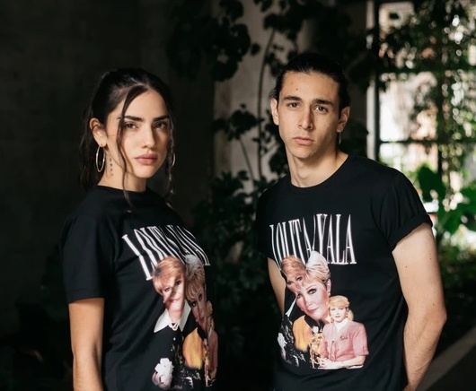 Lolita Ayala, lanza su colección de playeras