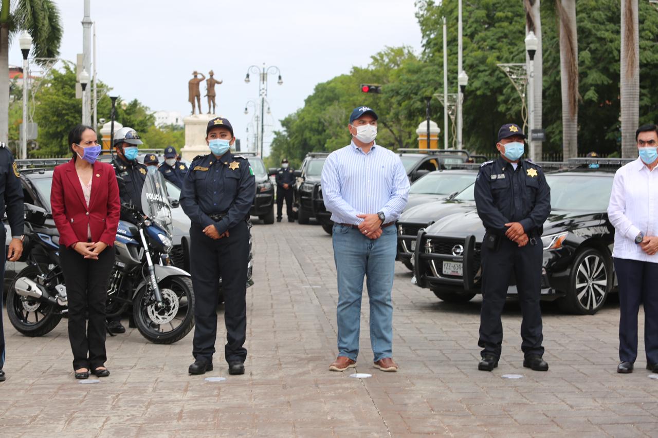 Entregan nuevos uniformes y vehículos a Policía de Mérida