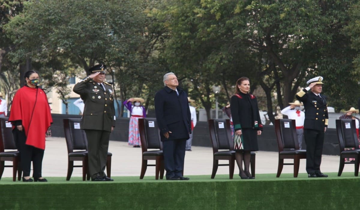 amlo-encabeza-ceremonia-aniversario-revolucion-1