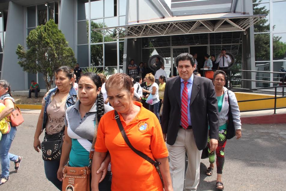 van por ciudad mujer