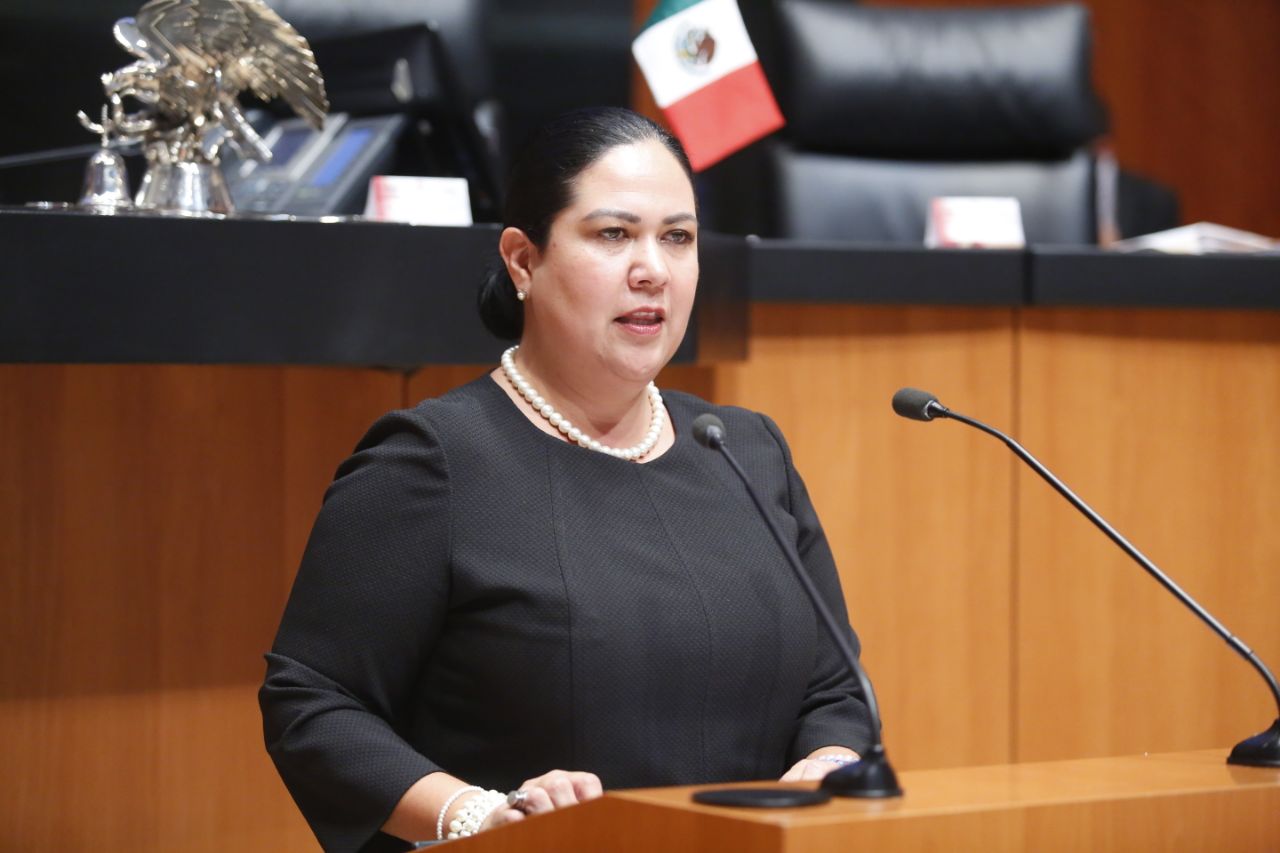 Propone Alejandra León expedir Ley General del Registro Civil