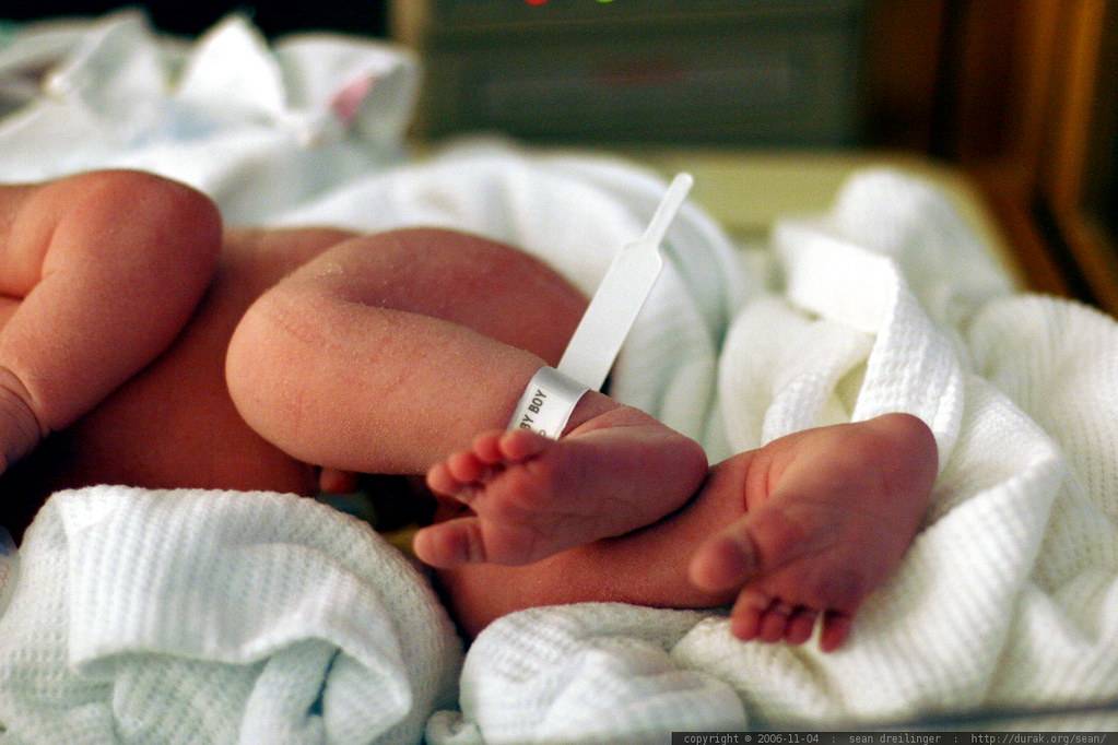 Nace bebé con anticuerpos de covid-19