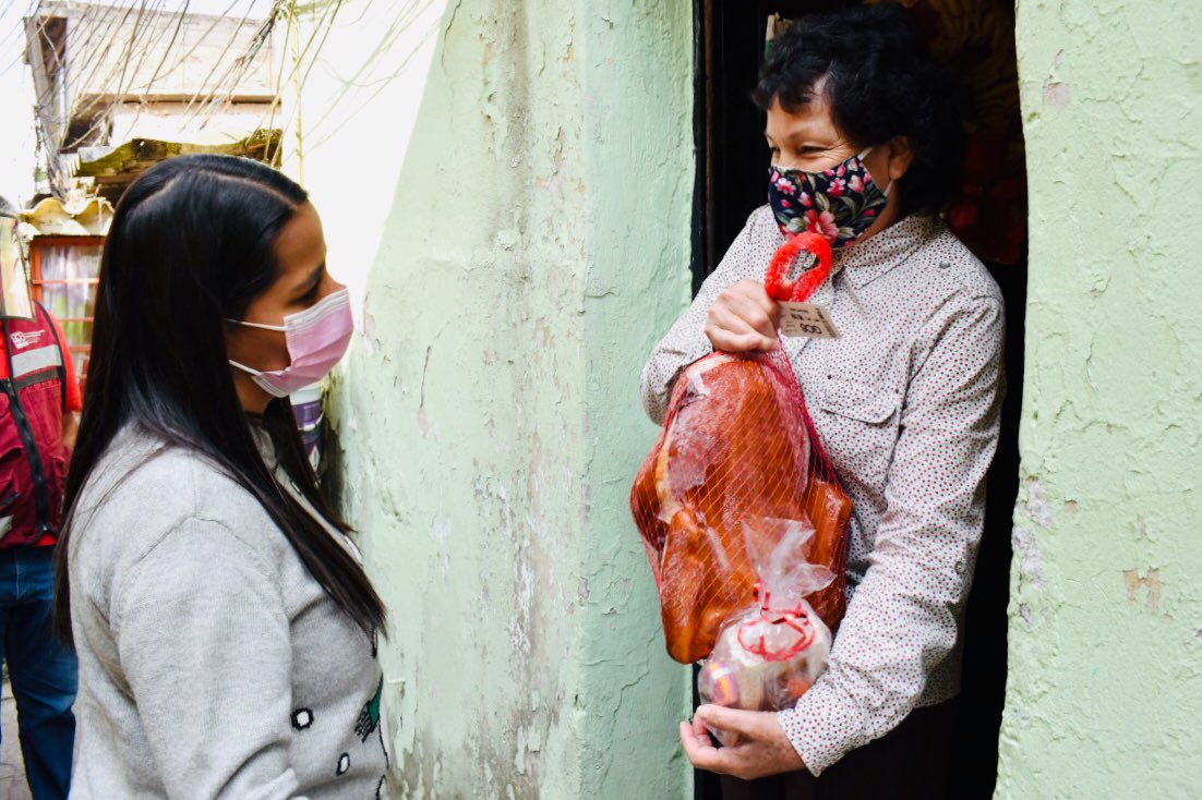 cenas navideñas a familias vulnerables de La Magdalena Contreras