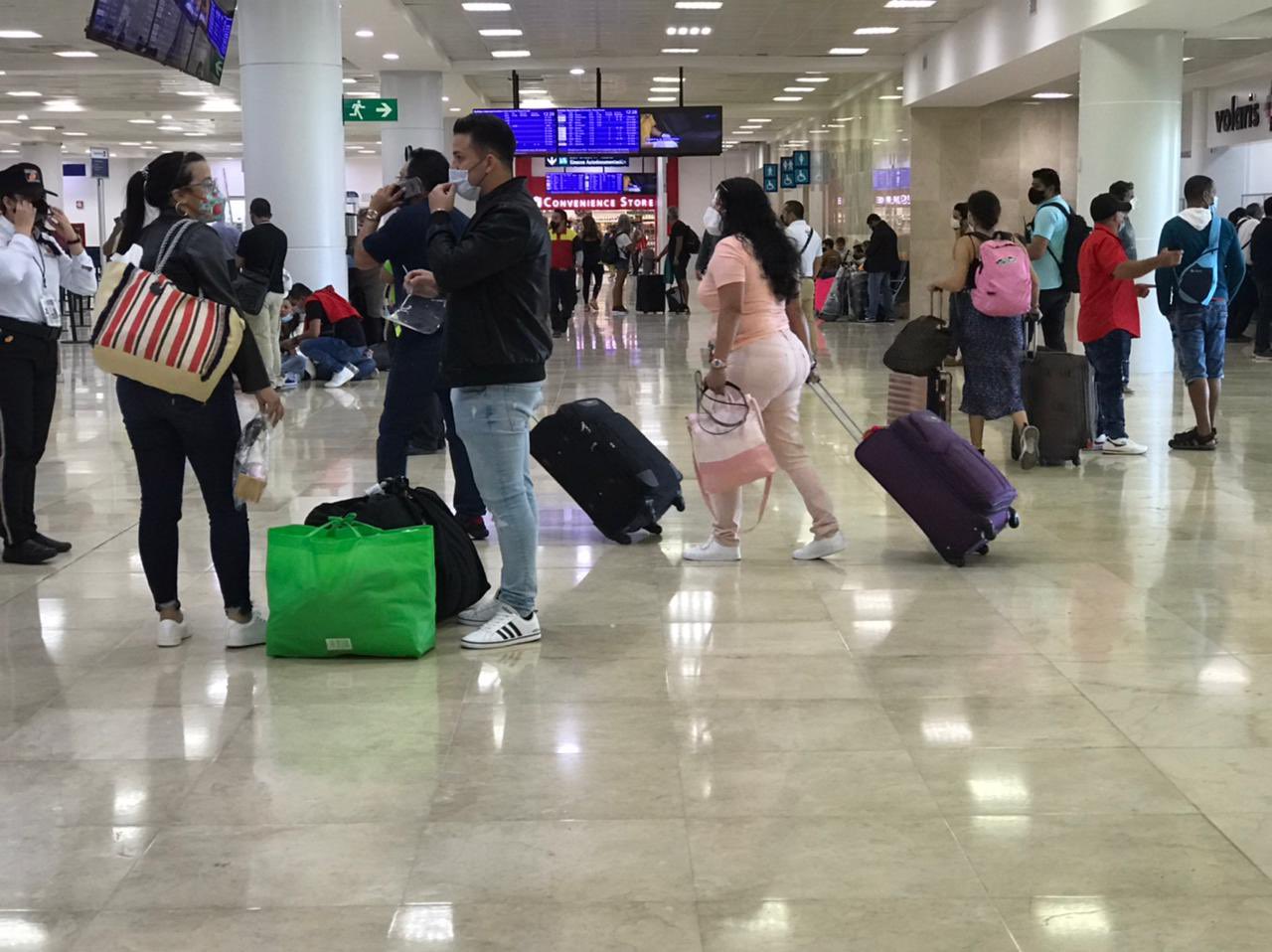 Detectan venta de pruebas falsas de Covid en aeropuerto de Cancún