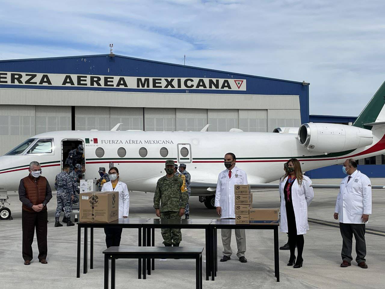 Llegan cerca de 5 mil vacunas Pfizer a Nuevo León