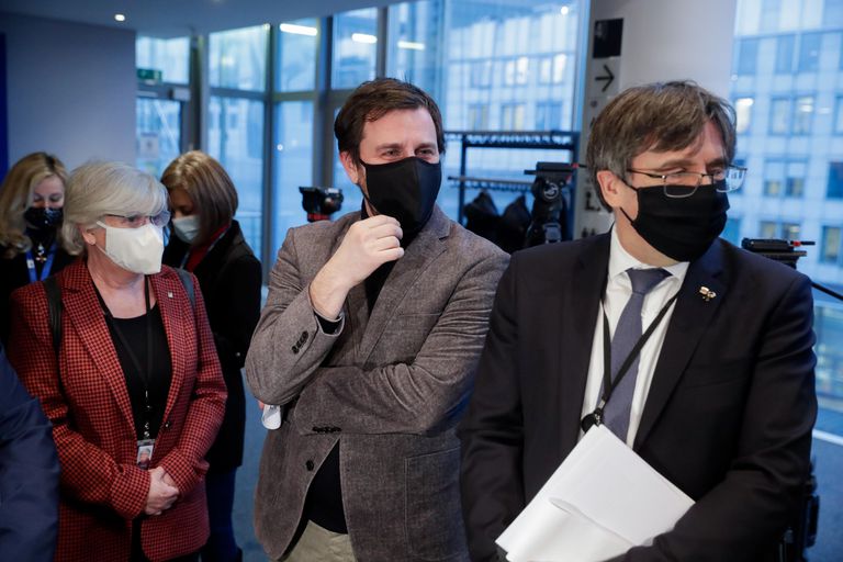 Comisión del Parlamento Europeo aprueba fin de inmunidad a tres legisladores catalanes