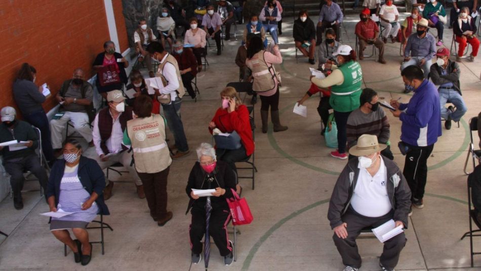 Inicia aplicación de vacuna Sinovac a adultos mayores de Ecatepec