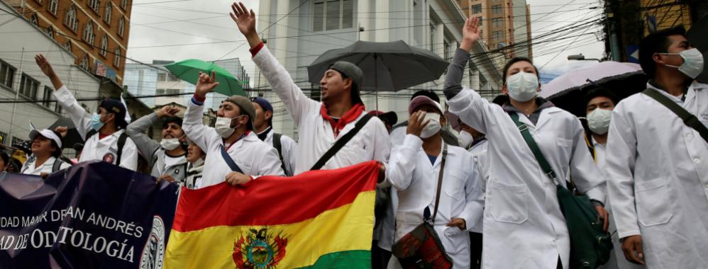 Huelga del personal de la salud boliviano exige cuarentena para combatir la pandemia