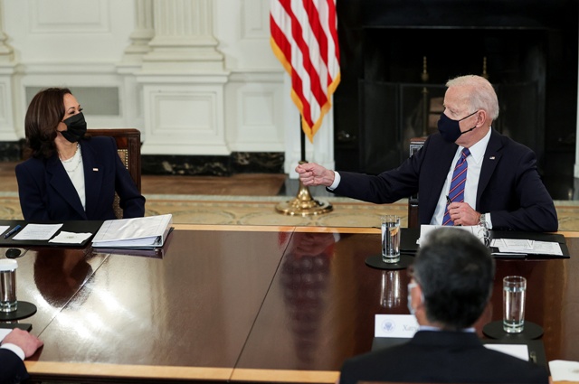 Biden encomienda a Kamala Harris la misión de frenar la migración a EU