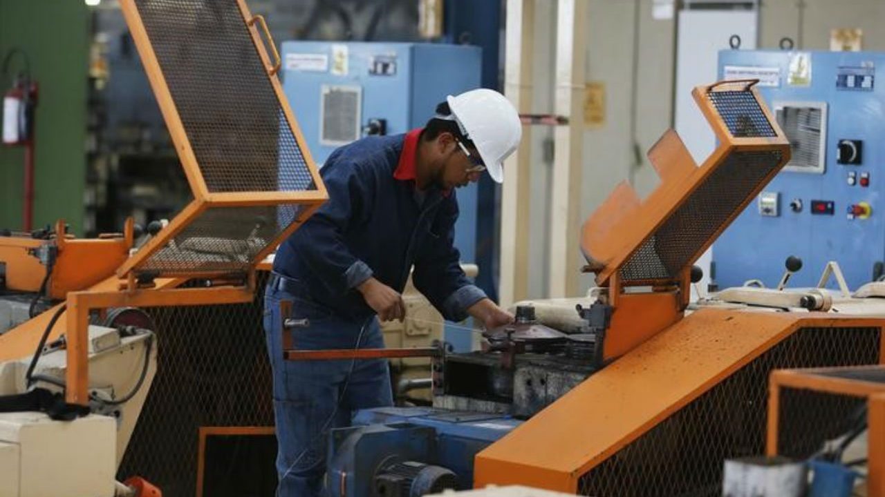 Economía mexicana habría caído 4% en febrero