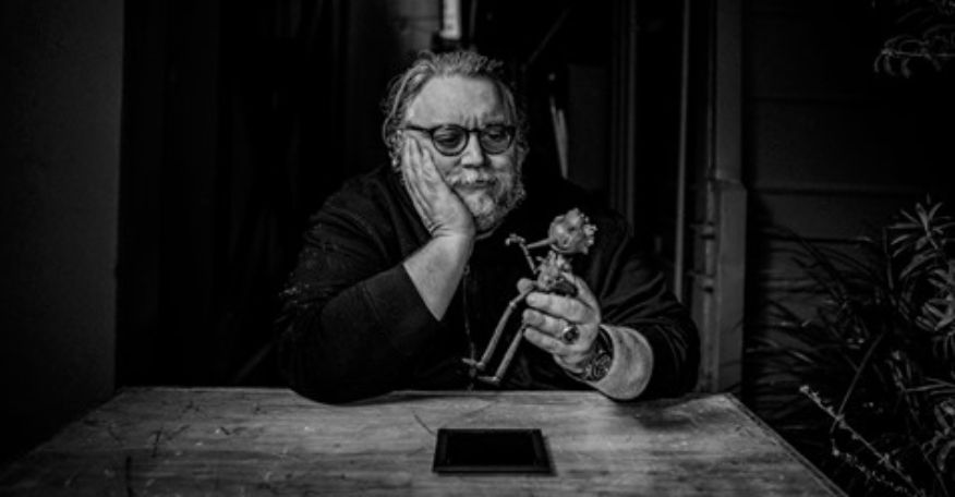 Guillermo del Toro producirá una parte de 