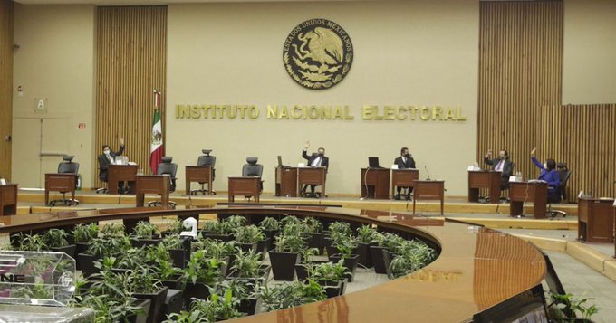 TEMAS CENTRALES: La ley electoral no es autoría del INE