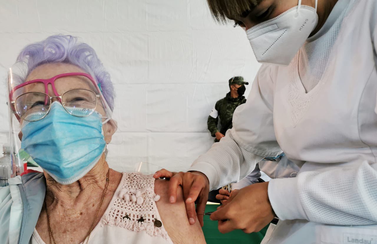 Inicia vacunación contra Covid-19 en alcaldía Miguel Hidalgo