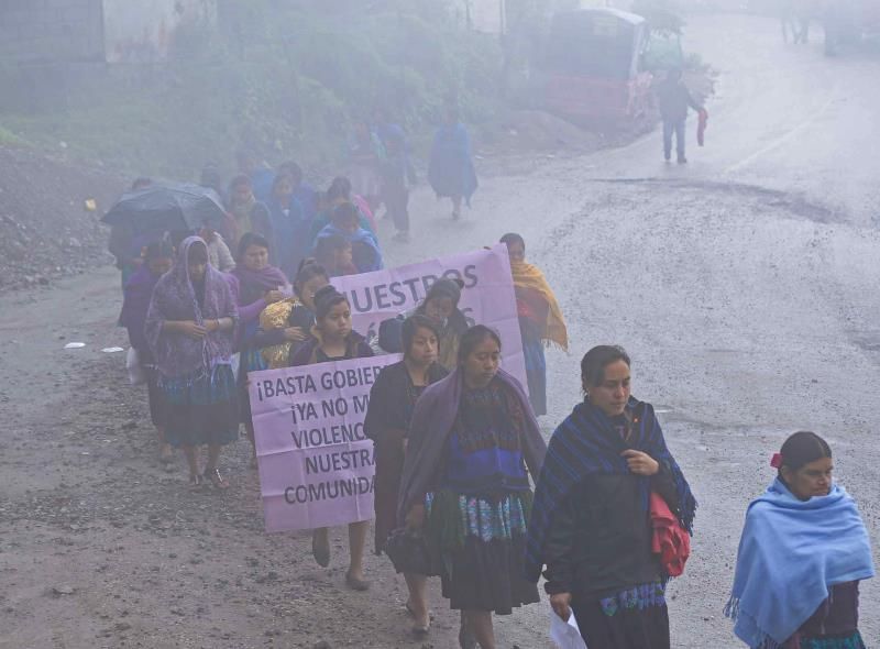 Protestan mujeres indígenas en montañas del Sureste