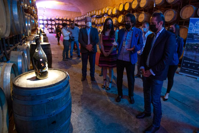 Querétaro inaugura la exposición "Colección de la Ruta del Arte y el Vino"