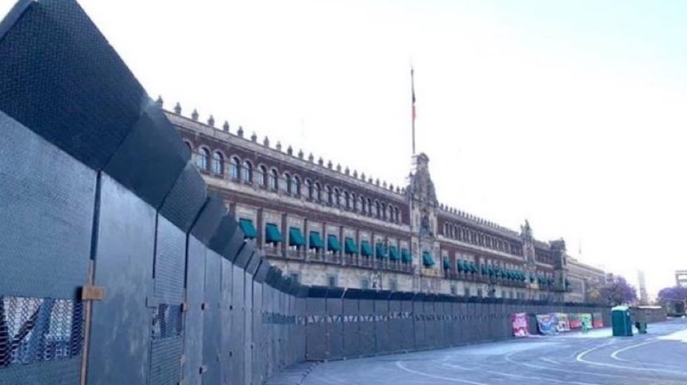 Palacio Nacional amanece blindado previo a manifestaciones feministas |  Almomento | Noticias, información nacional e internacional