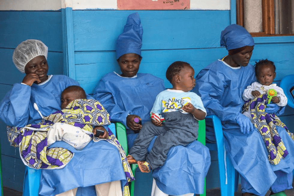 LA COSTUMBRE DEL PODER: El Ébola nunca se fue