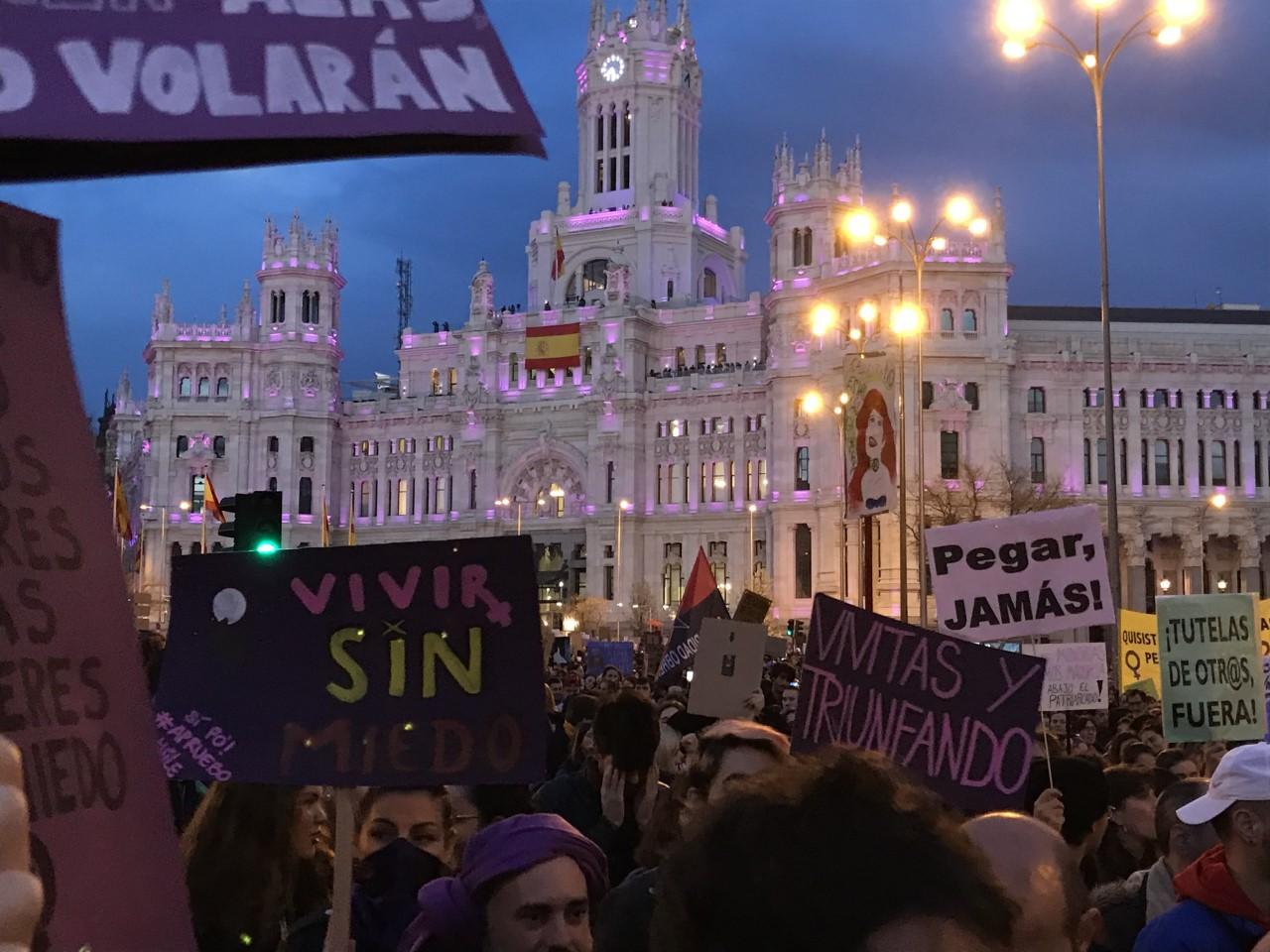 España prohíbe marchas para el Día de la Mujer en Madrid por altas cifras de contagios covid-19