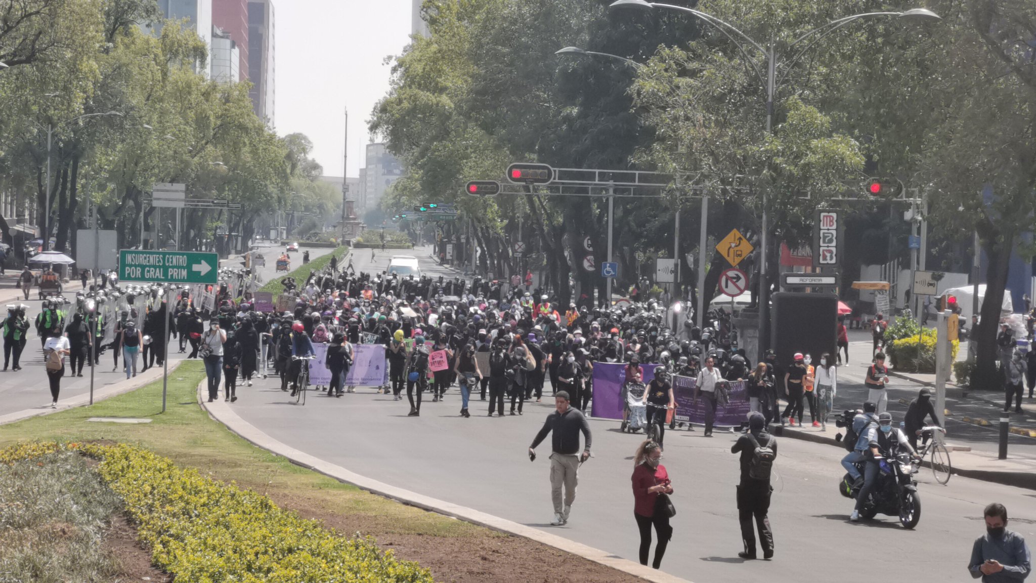 marcha de feministas en cdmx